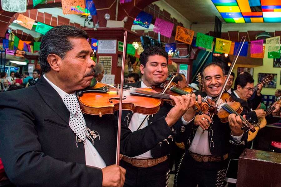5-restaurantes-para-escuchar-mariachi-en-vivo
