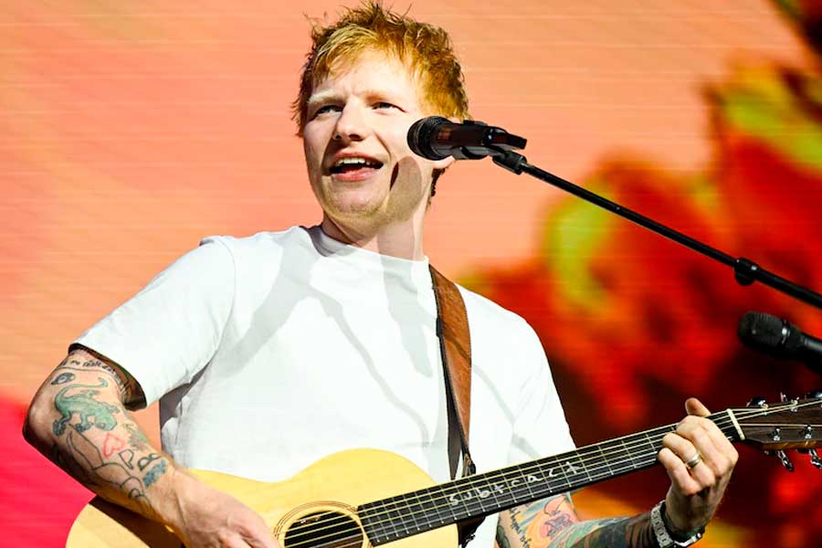 Ed-Sheeran-sorprende-a-sus-fans-mexicanos-con-un-inesperado-concierto-en-Garibaldi