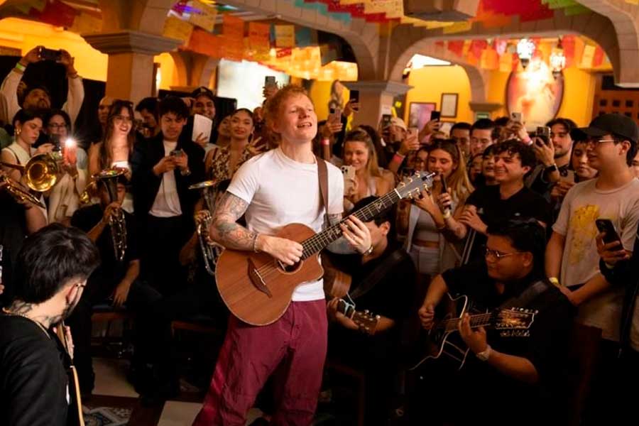 Ed-Sheeran-sorprende-con-show-en-Tenampa