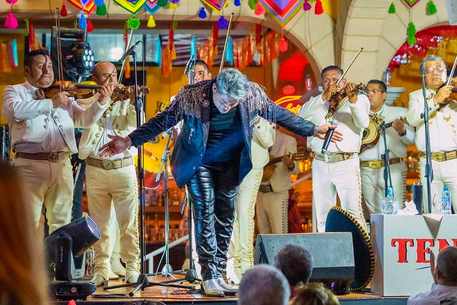 Lleva-tu-celebración-de-cumpleaños-al-siguiente-nivel-en-estos-restaurantes-con-música-en-vivo